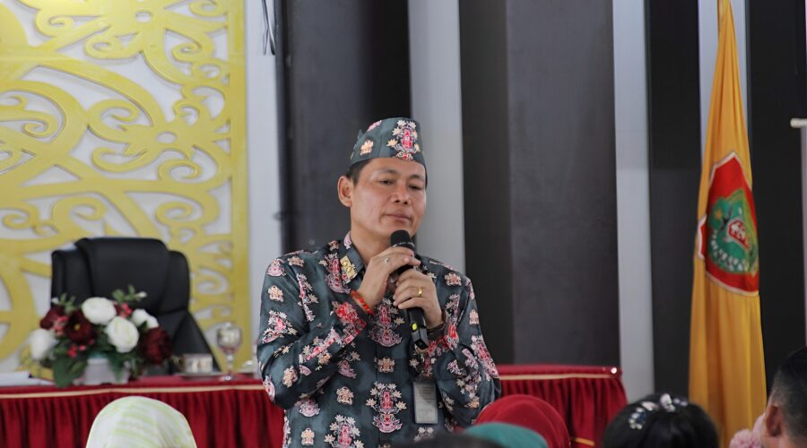 Staf Ahli (Sahli) Gubernur Kalteng Bidang Ekonomi, Keuangan, dan Pembangunan, Yuas Elko Berikan Ceramah Isu Strategis Kepemimpinan Pada Peserta PKA Gelombang I Provinsi Kalimantan Tengah Tahun 2023