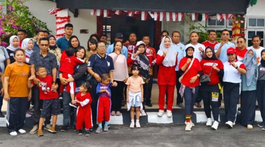Senam Bersama dan Pembagian Tambahan Asupan Gizi