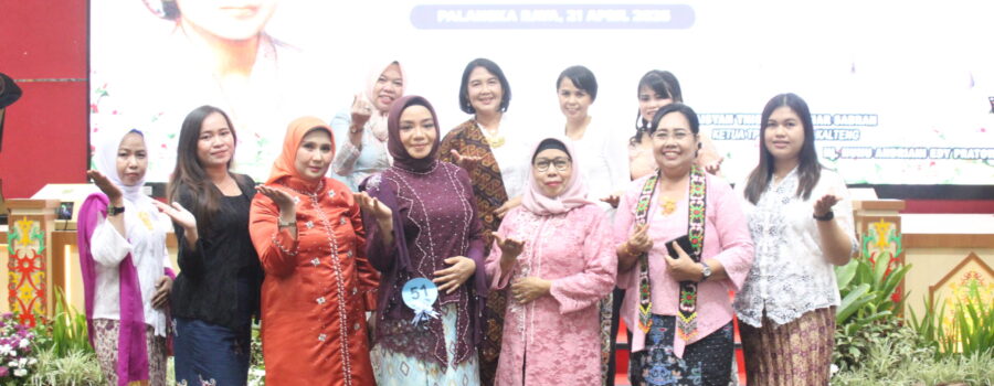 Semarak Hari Kartini ke-146 di Kalimantan Tengah: Fashion Show Kebaya Gaungkan Semangat Perempuan Berkarya