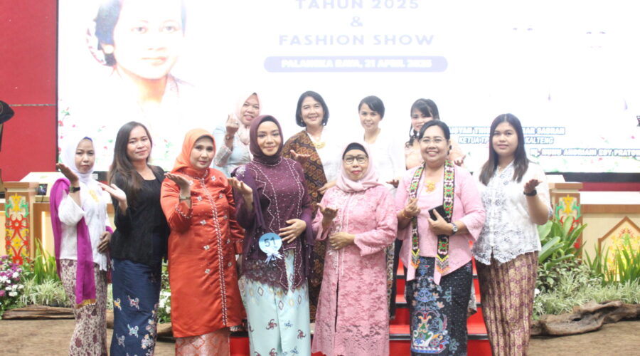 Semarak Hari Kartini ke-146 di Kalimantan Tengah: Fashion Show Kebaya Gaungkan Semangat Perempuan Berkarya